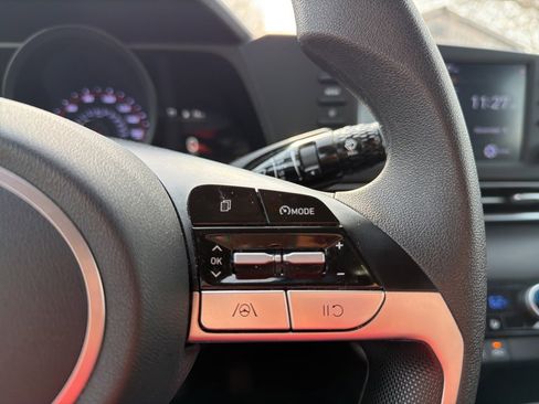 Certified 2022 Hyundai Elantra SEL image 30