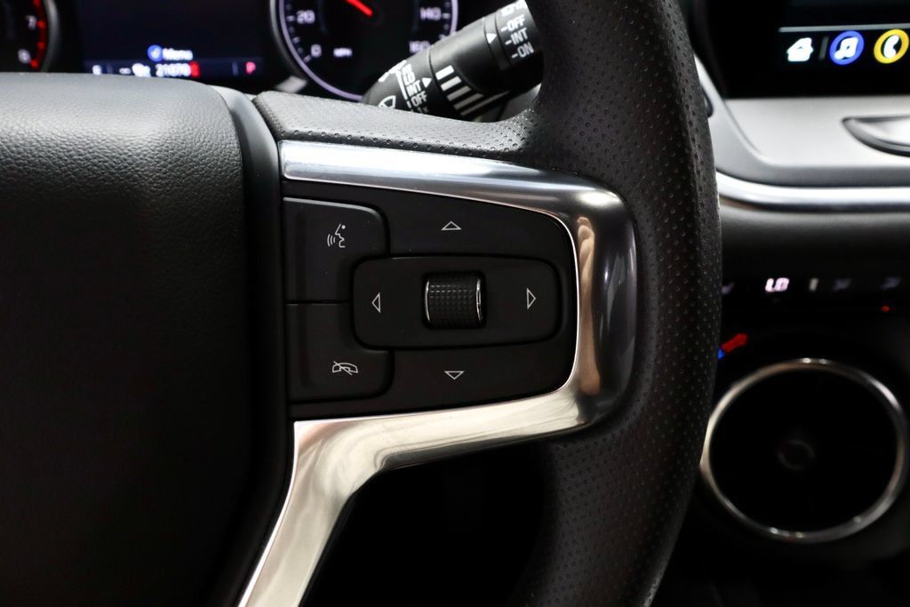 Used 2024 Chevrolet Blazer LT w/ Convenience Package FWD image 29
