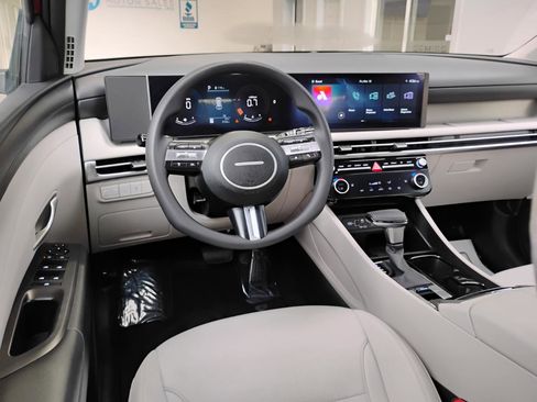 Used 2025 Hyundai Tucson SEL image 38