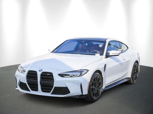 Used 2024 BMW M4 Coupe image 3