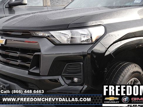 Used 2024 Chevrolet Colorado LT w/ LT Convenience Package II image 6