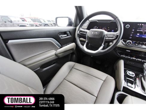 Used 2025 Chevrolet Colorado ZR2 w/ Technology Package AWD/4WD image 9