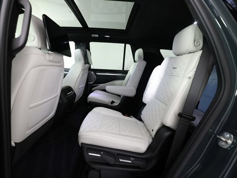 Used 2026 Cadillac Escalade V AWD/4WD image 15
