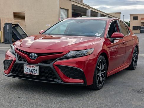 Used 2023 Toyota Camry SE image 11