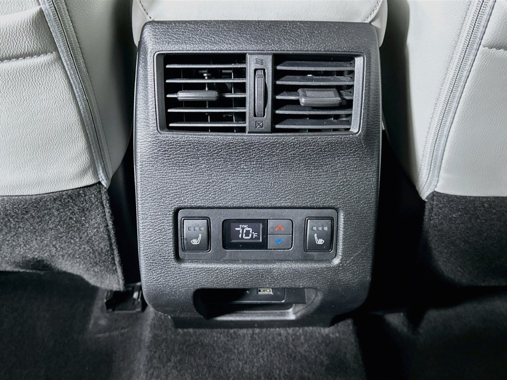 Used 2024 Mitsubishi Outlander SEL FWD image 25