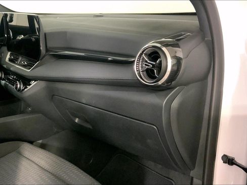 Used 2026 Chevrolet Equinox LT FWD image 17