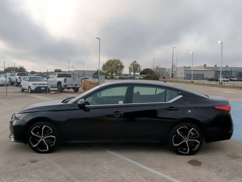 Used 2024 Nissan Altima 2.5 SR image 7