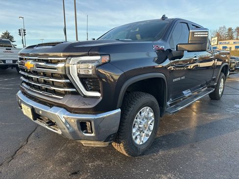 Used 2024 Chevrolet Silverado 2500 LTZ w/ LTZ Convenience Package image 7