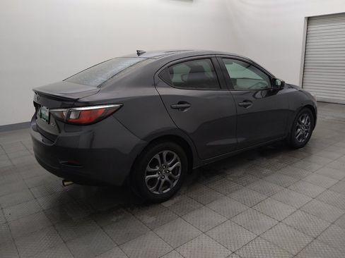 Used 2019 Toyota Yaris XLE FWD image 10