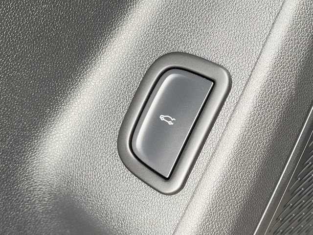Used 2025 Chevrolet Traverse LT AWD/4WD image 14