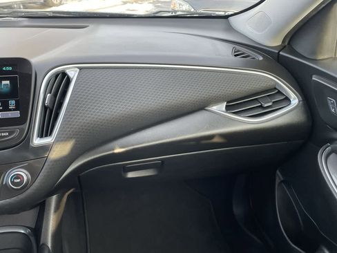 Used 2016 Chevrolet Malibu LT image 16