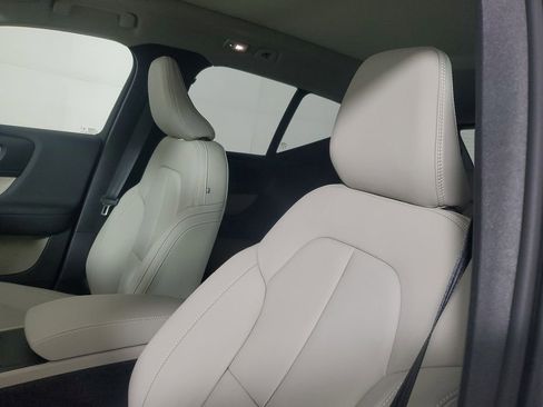 New 2026 Volvo XC40 B5 Plus w/ Protection Package Premier AWD/4WD image 23