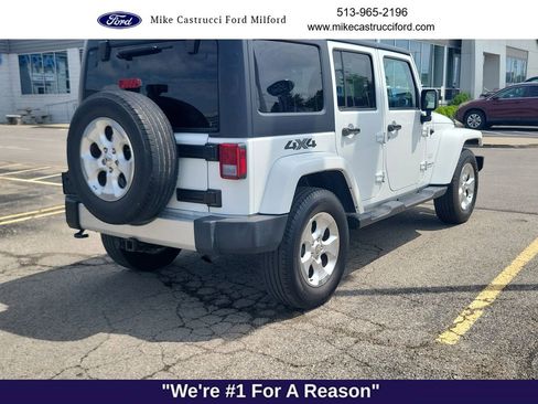 Used 2015 Jeep Wrangler Unlimited Sahara w/ Connectivity Group AWD/4WD image 5