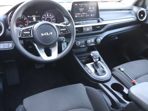 Used 2024 Kia Forte LXS w/ LXS Technology Package FWD image 4