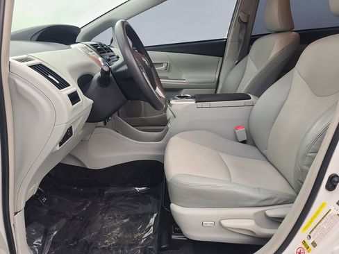 Used 2012 Toyota Prius V Five image 23