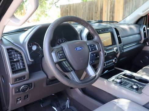 Used 2019 Ford Expedition Max XLT w/ Equipment Group 202A AWD/4WD image 15