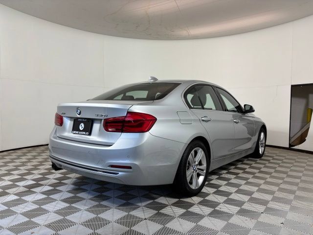 Used 2017 BMW 330i xDrive Sedan AWD/4WD image 7