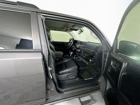 Used 2019 Toyota 4Runner TRD Off-Road Premium image 30