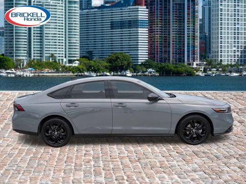 Certified 2025 Honda Accord SE image 4