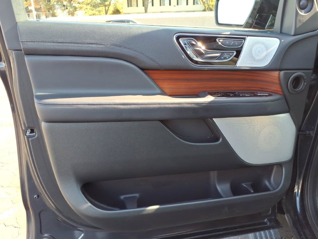 Used 2024 Lincoln Navigator Reserve AWD/4WD image 15