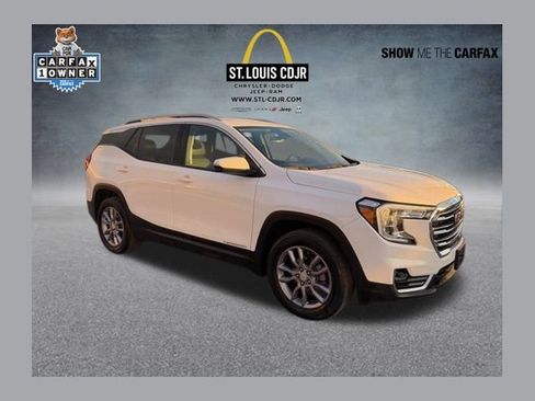 Used 2024 GMC Terrain SLT image 1