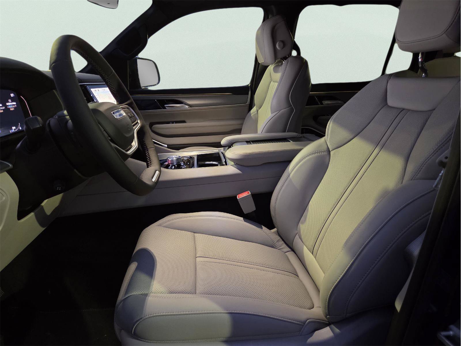 New 2026 Jeep Grand Wagoneer L Limited AWD/4WD image 13