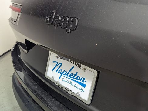 New 2025 Jeep Grand Cherokee L Altitude RWD image 9