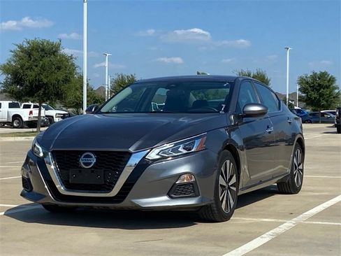Used 2022 Nissan Altima 2.5 SV image 3