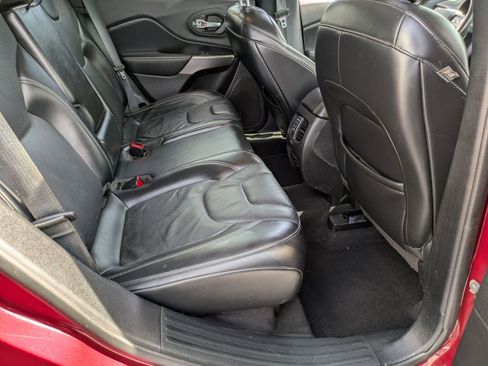 Used 2020 Jeep Cherokee Limited image 34