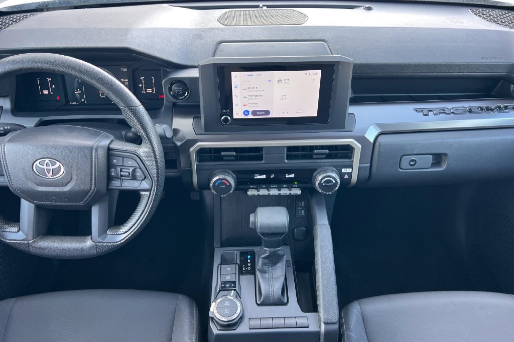 Certified 2025 Toyota Tacoma SR5 AWD/4WD image 16