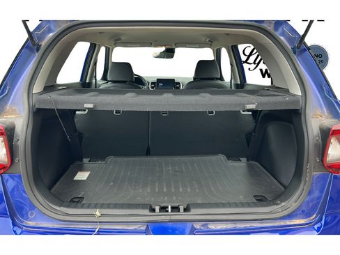 Used 2023 Hyundai Venue Limited FWD image 10