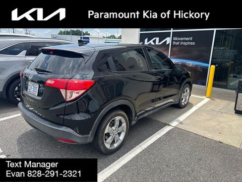 Used 2017 Honda HR-V LX image 3