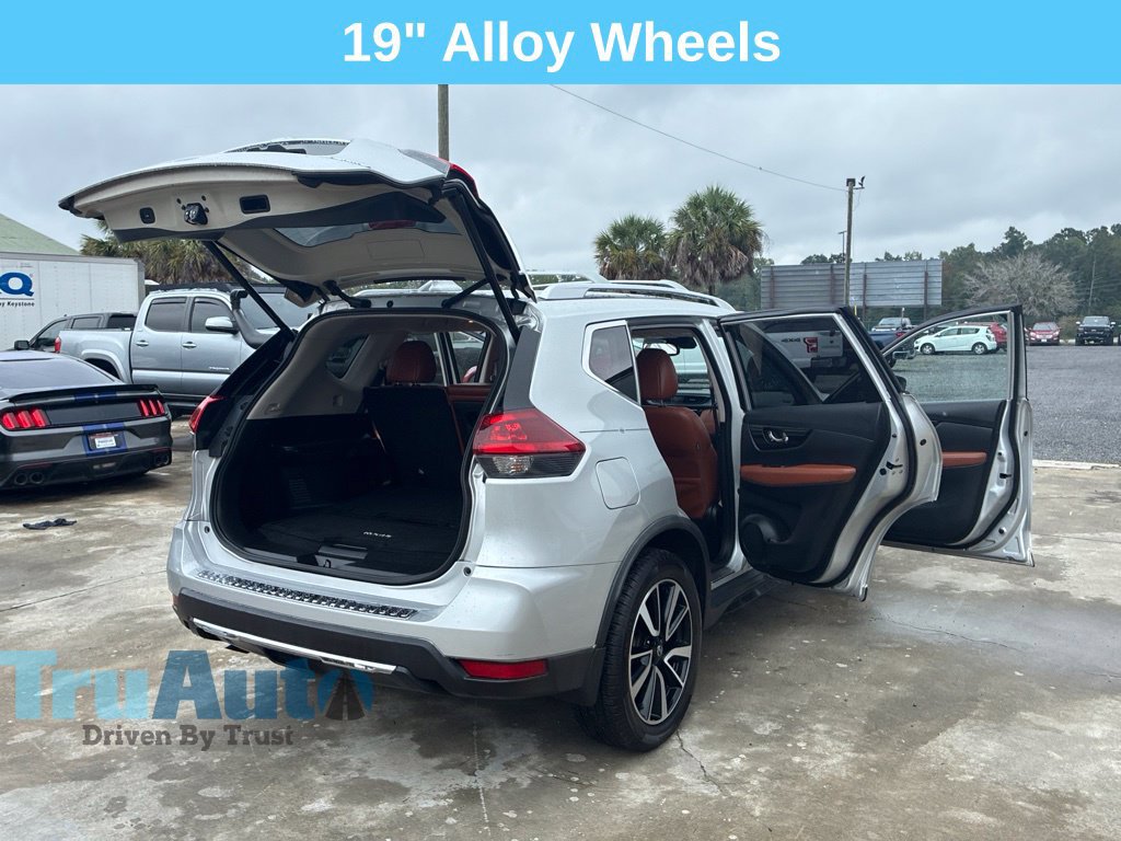 Used 2018 Nissan Rogue SL w/ Premium Package AWD/4WD image 17