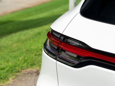 New 2025 Porsche Macan image 17