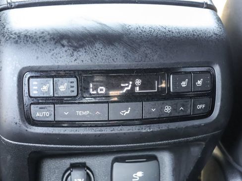Used 2020 Hyundai Palisade Limited w/ Winter Weather Package AWD/4WD image 32