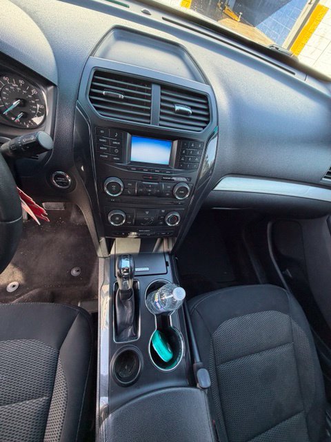 Used 2016 Ford Explorer XLT FWD image 28