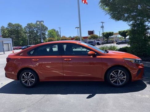 Used 2024 Kia Forte LXS FWD image 9