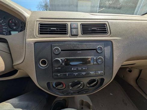 Used 2006 Ford Focus S FWD image 36