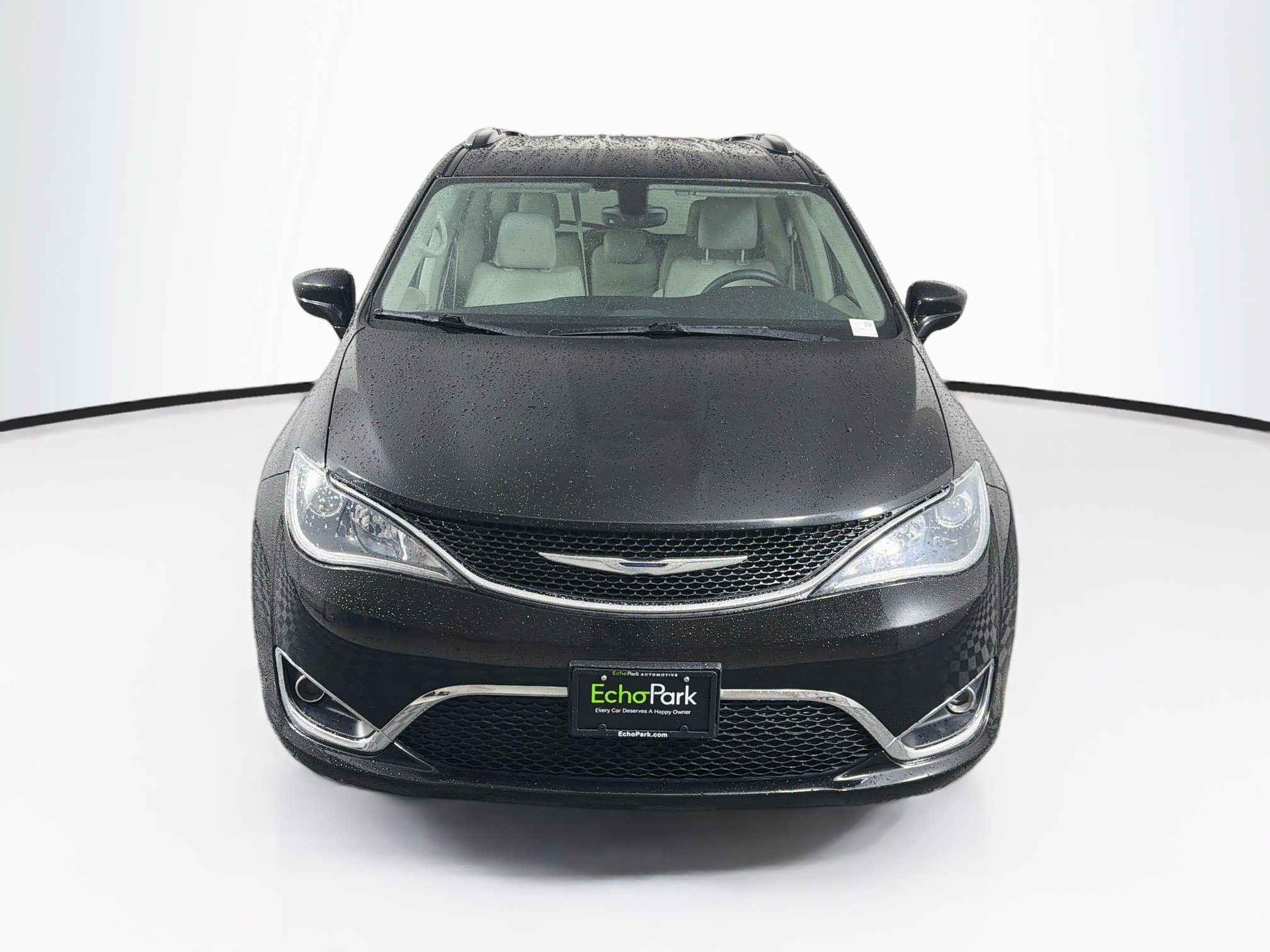 Used 2017 Chrysler Pacifica Touring-L Plus FWD image 2