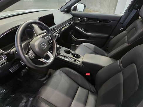 Used 2024 Honda Civic Sport Touring image 2