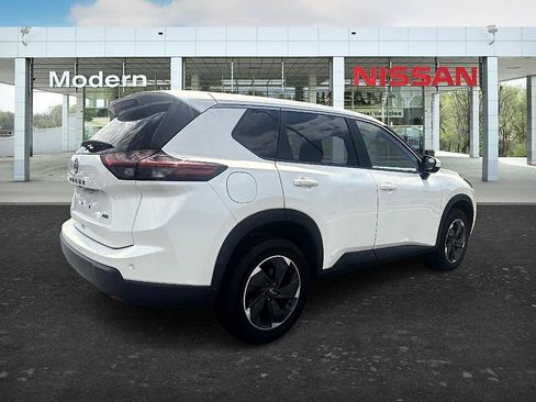 Certified 2025 Nissan Rogue SV AWD/4WD image 6