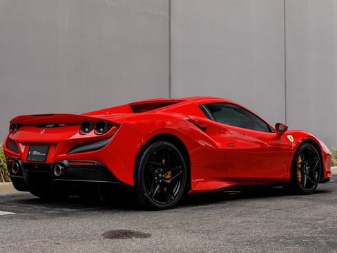 Used 2022 Ferrari F8 Tributo RWD image 40
