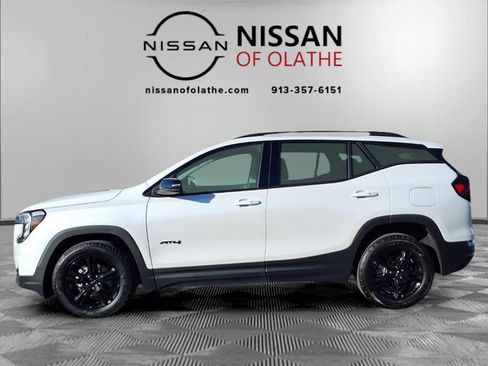 Used 2022 GMC Terrain AT4 image 20