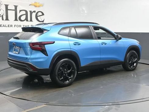 New 2026 Chevrolet Trax LT w/ Sunroof Package FWD image 28
