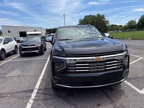 Used 2025 Chevrolet Tahoe Premier w/ Sun And Tow Package AWD/4WD image 4