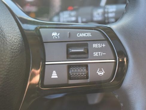 Used 2025 Honda Pilot Elite image 24