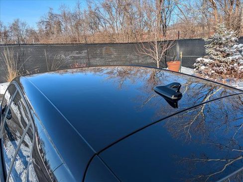 Used 2023 Volkswagen Golf 20th Anniversary Edition image 22