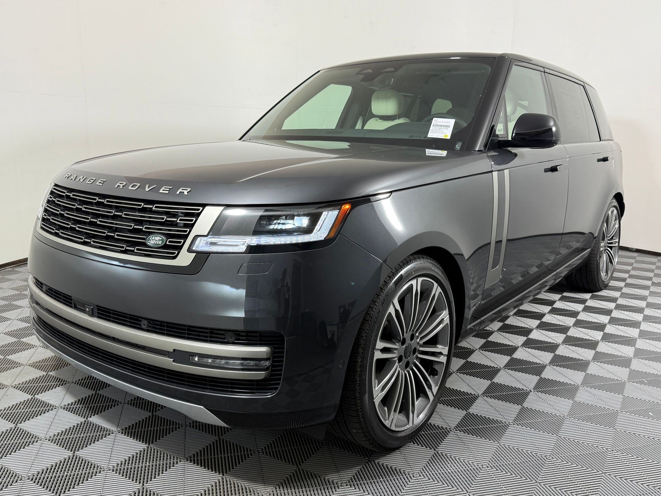 New 2026 Land Rover Range Rover Long Wheelbase SE AWD/4WD image 1