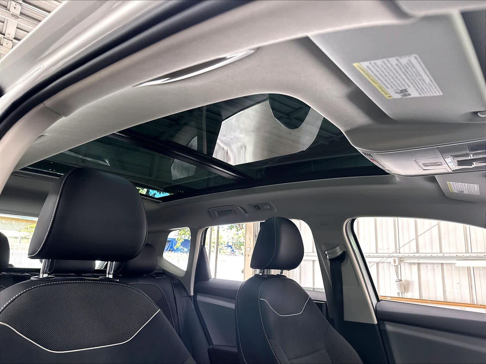 Used 2023 Volkswagen Taos SE FWD image 30