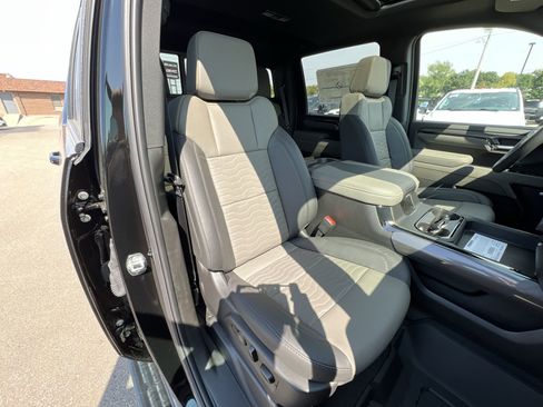 New 2025 Chevrolet Silverado 2500 ZR2 w/ Technology Package image 65